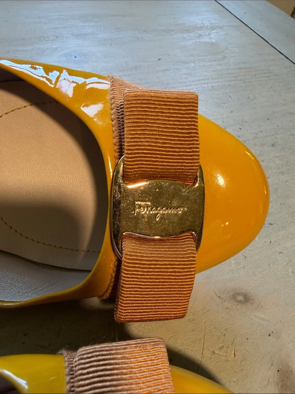 Salvatore Ferragamo Varina Patent Leather Bow Flats Size 5.5